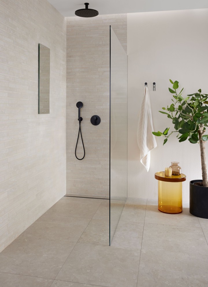 Shower with CleanLine50