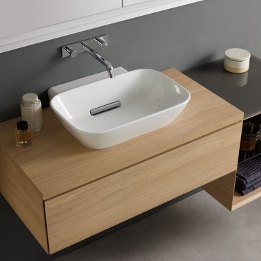 Geberit ONE lay-on washbasin in a bowl shape with CleanDrain outlet