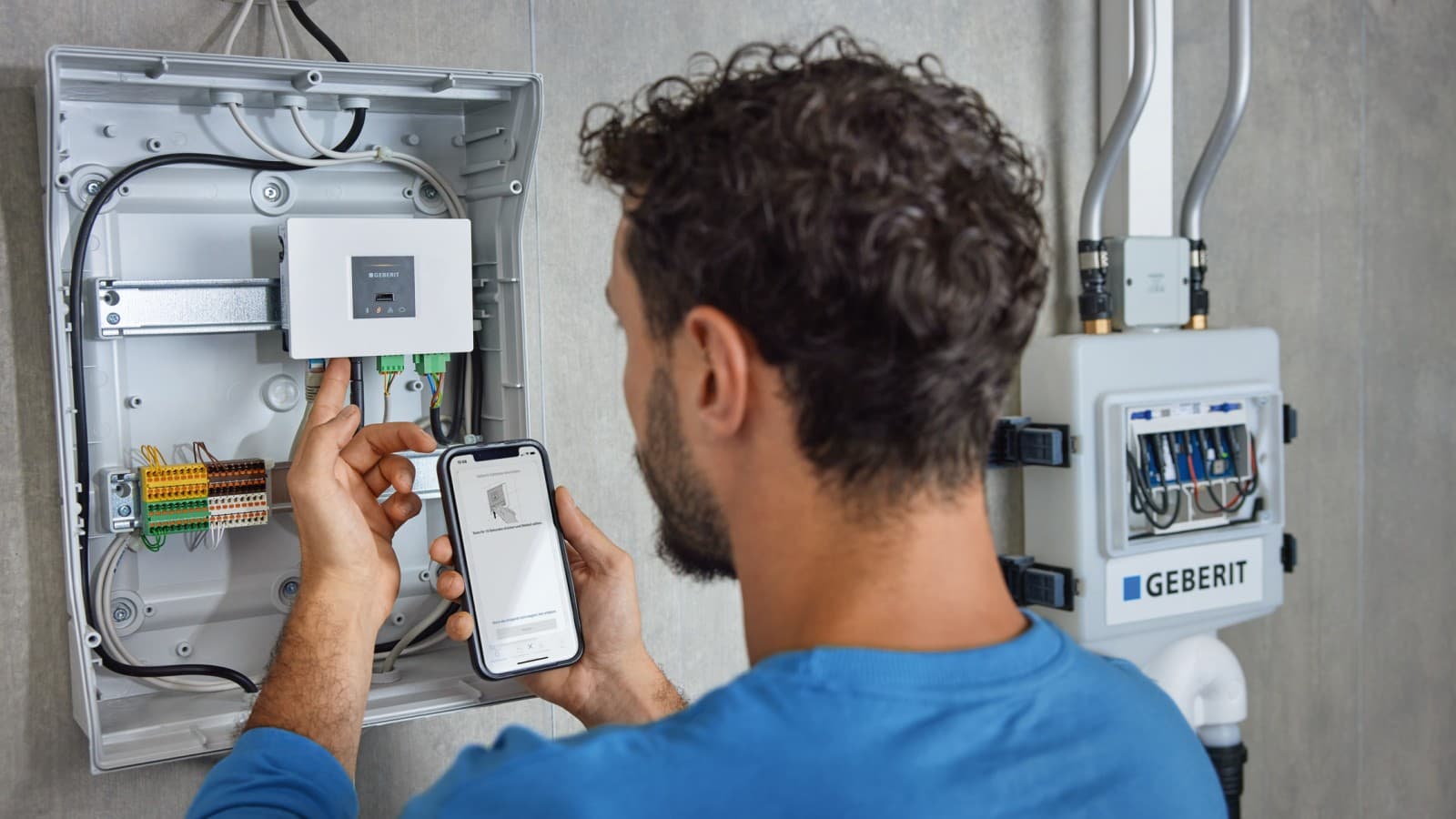 The Geberit Gateway is operated via the Geberit Control app, making system commissioning quick and straightforward The Geberit Gateway is operated via the Geberit Control app, making system commissioning quick and straightforward